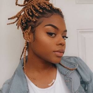 Meet your Posher, Shanel